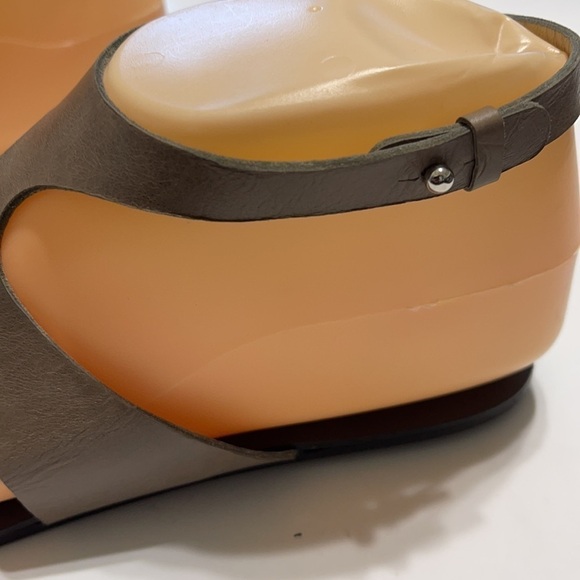 Martha Davis Pewter Flat Sandals Italy Size 7 - Picture 4 of 12